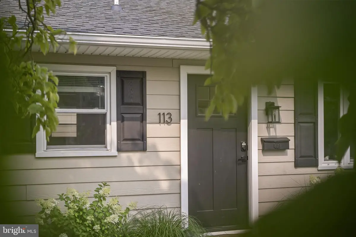113 Manor Rd, Paoli, PA 19301 - #1