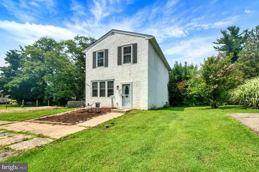 1305 Stirling St, Coatesville, PA 19320 - #2