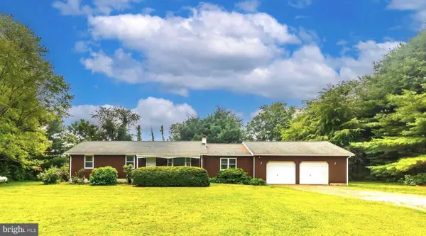 95 Mill Rd, NARVON, PA 17555