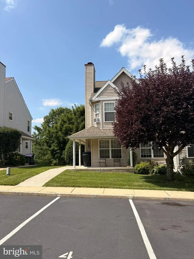 135 Peters Ct, Coatesville, PA 19320 - #2