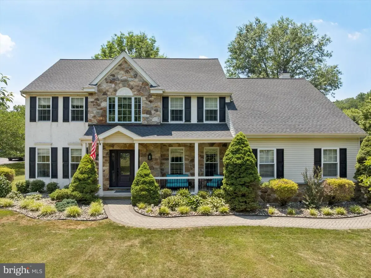 109 W Clay Creek Ln, Kennett Square, PA 19348 - #1
