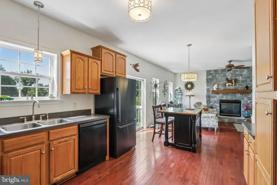 45 Flintlock Cir, West Grove, PA 19390 - #3