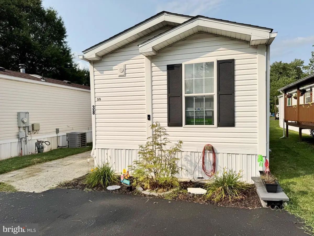 38 Rosewood Ln, Phoenixville, PA 19460 - #1