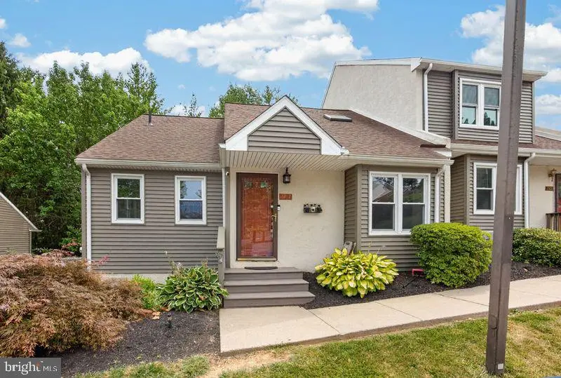 2101 Bridgewater Ct, Chester Springs, PA 19425 - #1