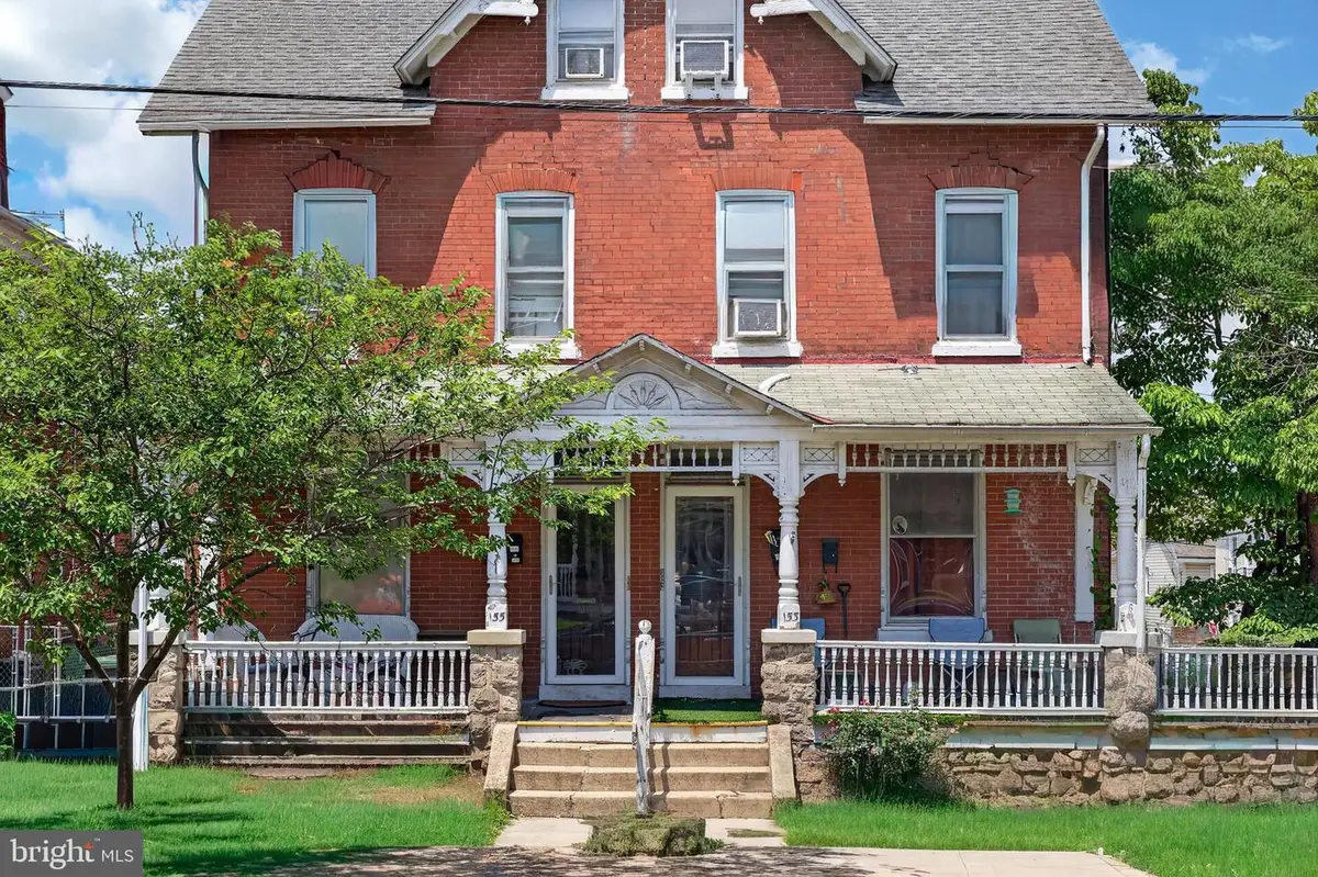 153 Washington Ave, Phoenixville, PA 19460 - #1