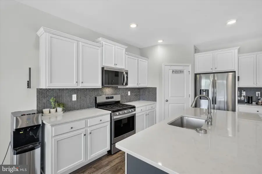 217 Seven Springs Ln, Downingtown, PA 19335 - #2