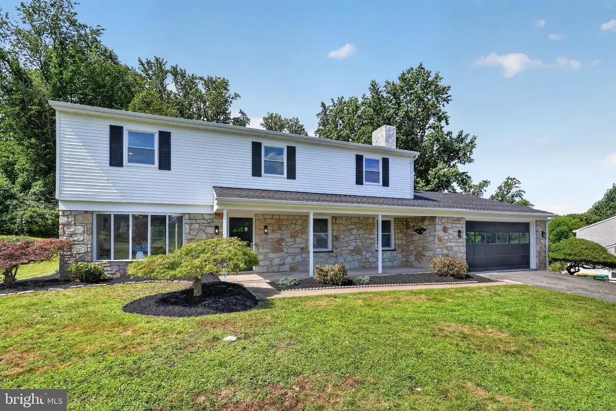 207 Sylvan Dr, Pottstown, PA 19465 - #1