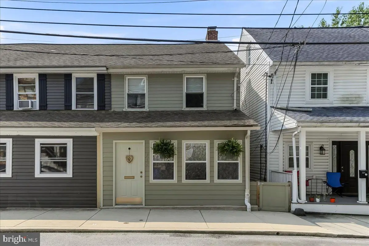 332 Main St, Parkesburg, PA 19365 - #1