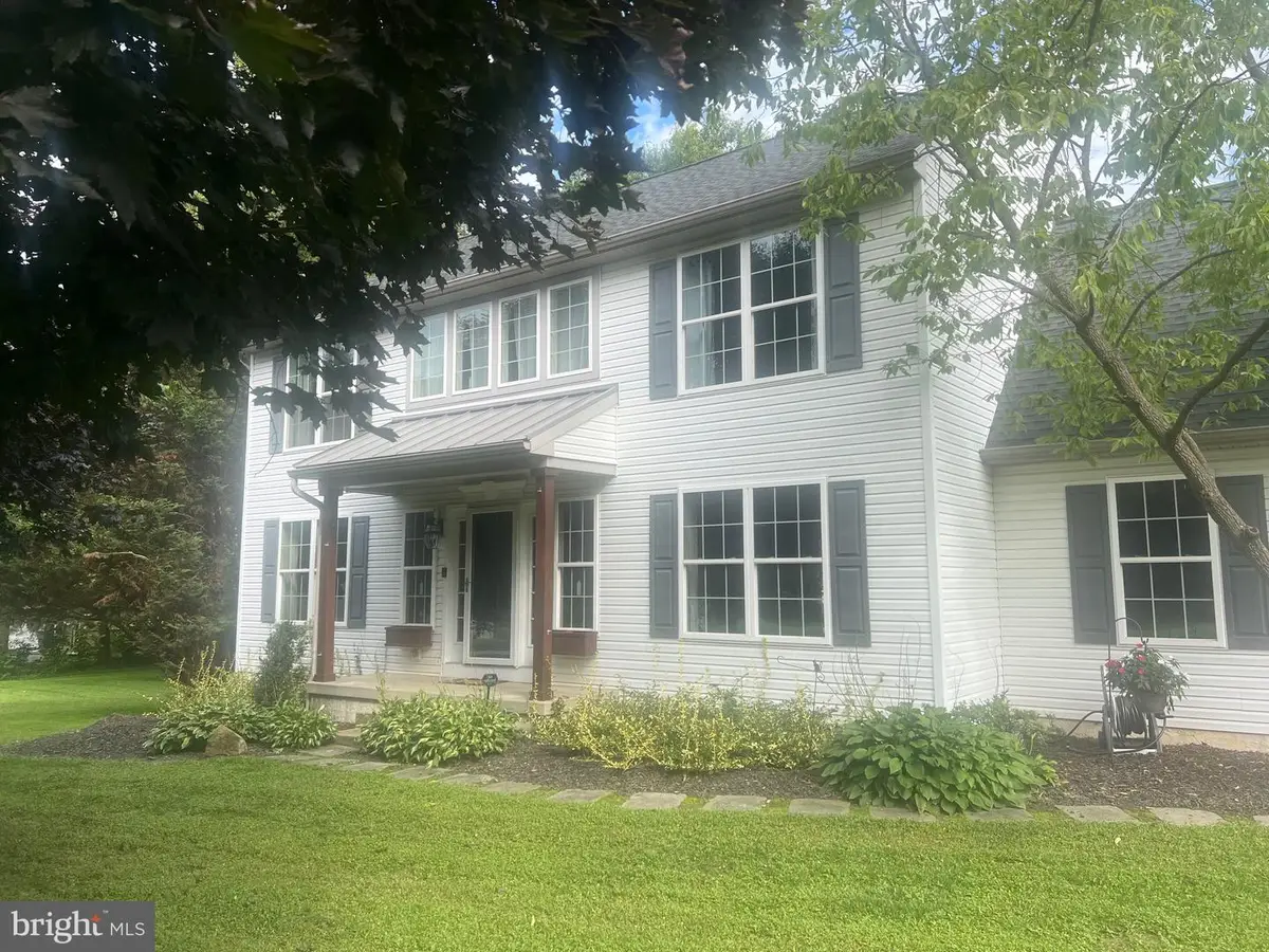 204 Country Dr, Oxford, PA 19363 - #1
