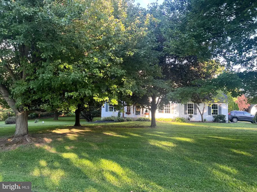 204 Country Dr, Oxford, PA 19363 - #2