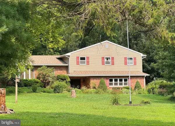 2323 Harmonyville Rd, ELVERSON, PA 19520