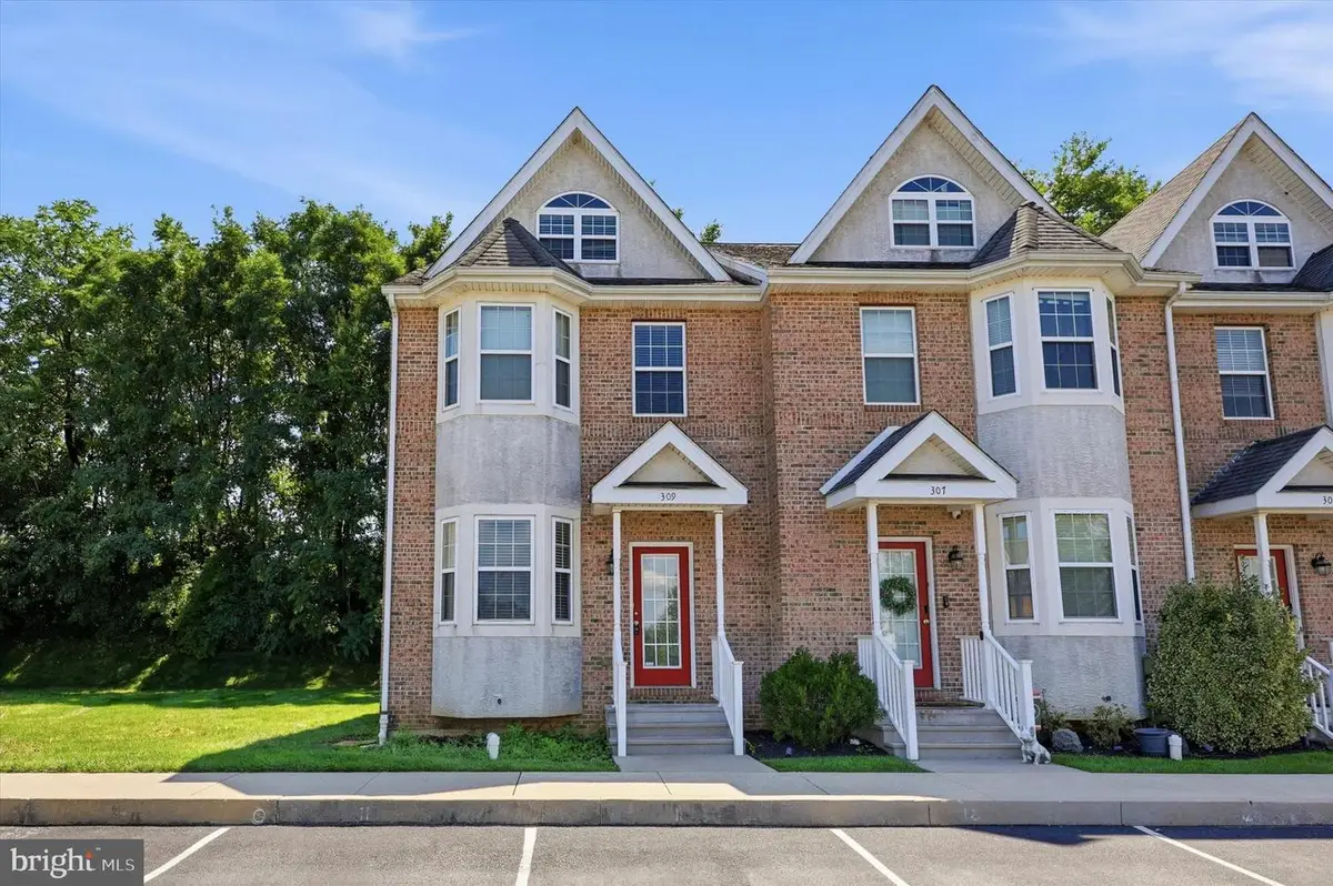 309 William Taft Ave, Downingtown, PA 19335 - #1