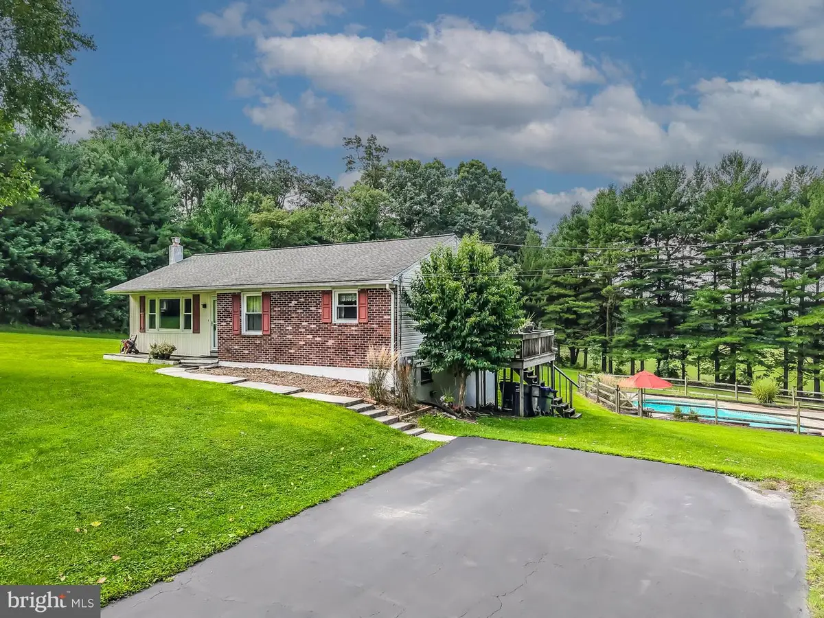 870 Doe Run Rd, Coatesville, PA 19320 - #1