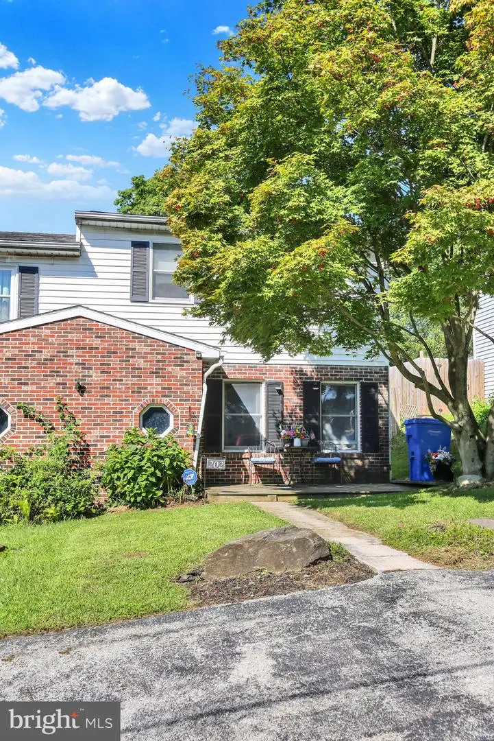 202 Green St, Parkesburg, PA 19365 - #1