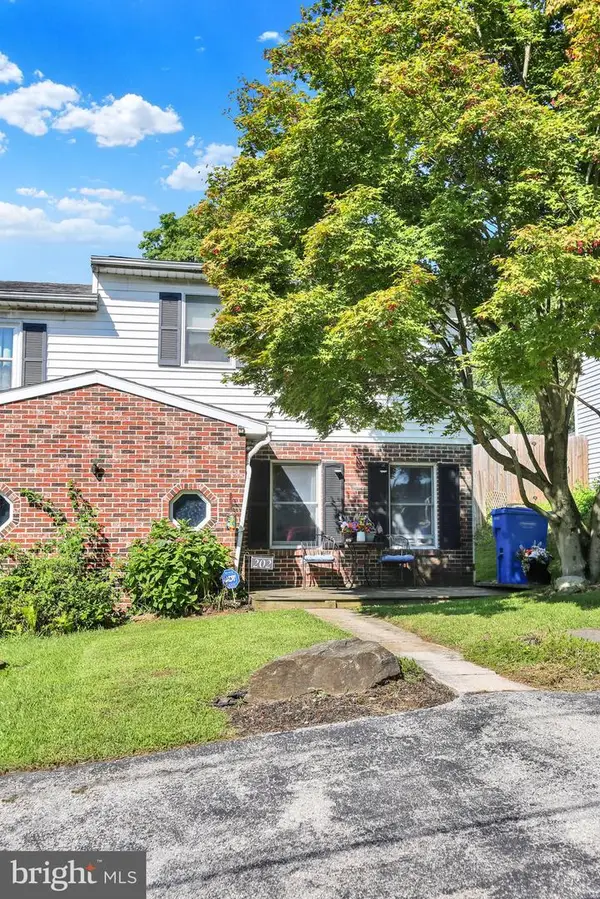 202 Green St, PARKESBURG, PA 19365