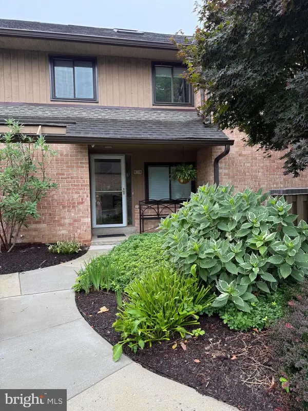 305 Paoli Woods Dr, PAOLI, PA 19301