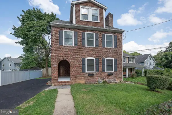 107 W Circular Ave, PAOLI, PA 19301