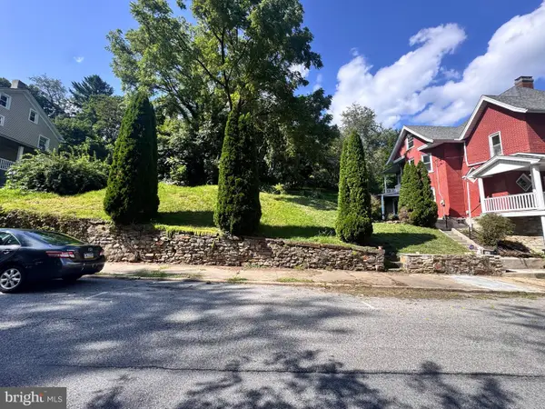 145 Main St, PARKESBURG, PA 19365