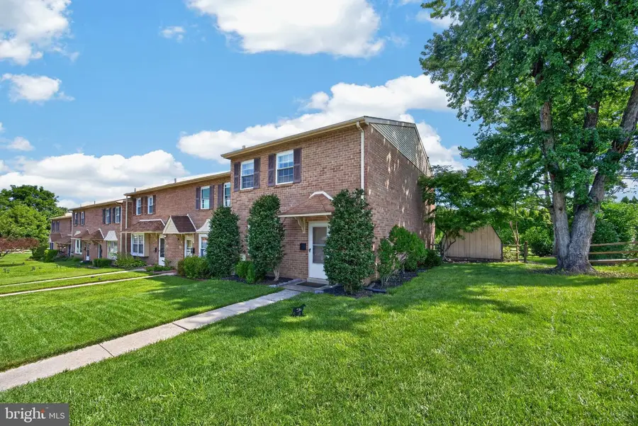 429 Carmarthen Ct, Exton, PA 19341 - #2
