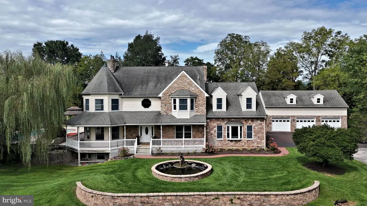 2 Traber Ln, Spring City, PA 19475 - #1