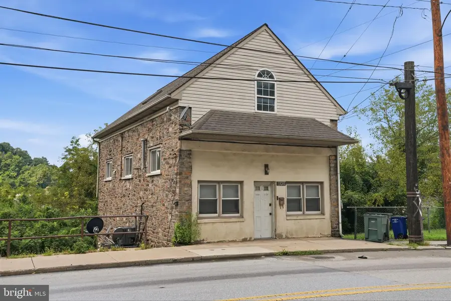 504 S 1st Ave, Coatesville, PA 19320 - #3