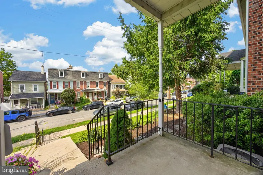 374 Washington Ave, Phoenixville, PA 19460 - #3