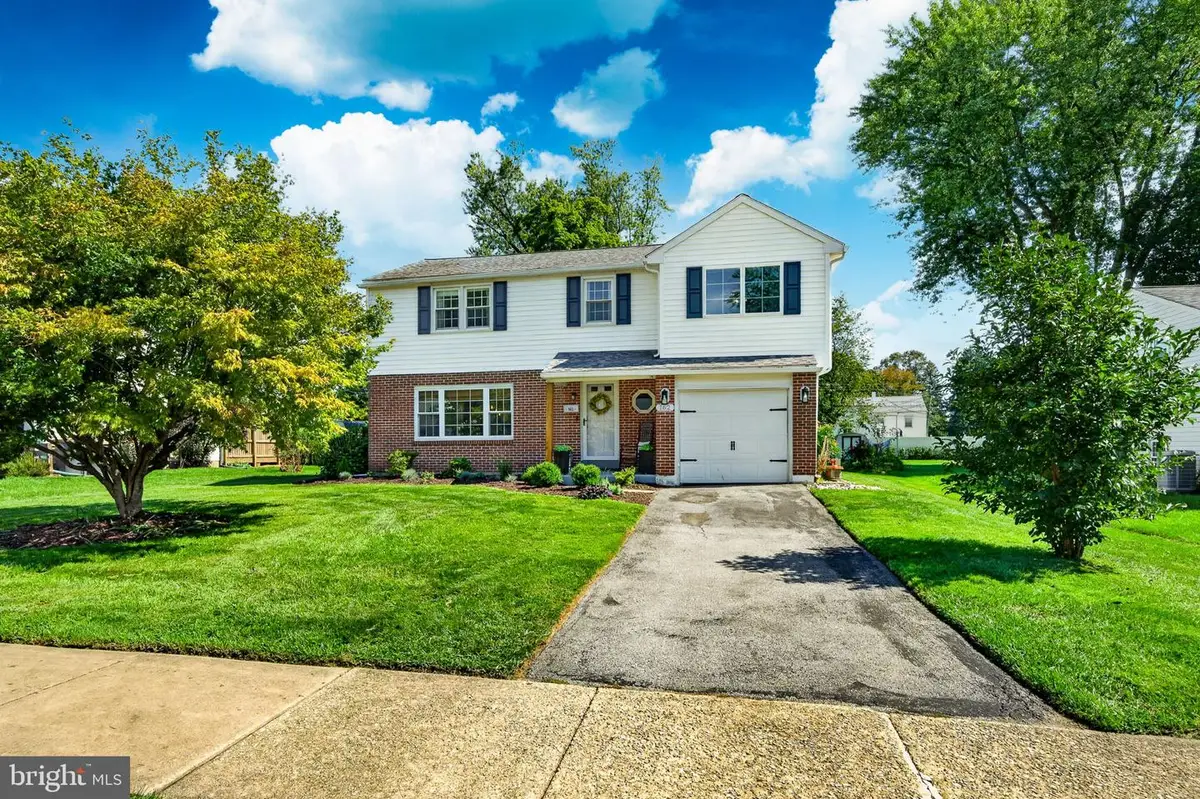 162 Lake Dr, Downingtown, PA 19335 - #1