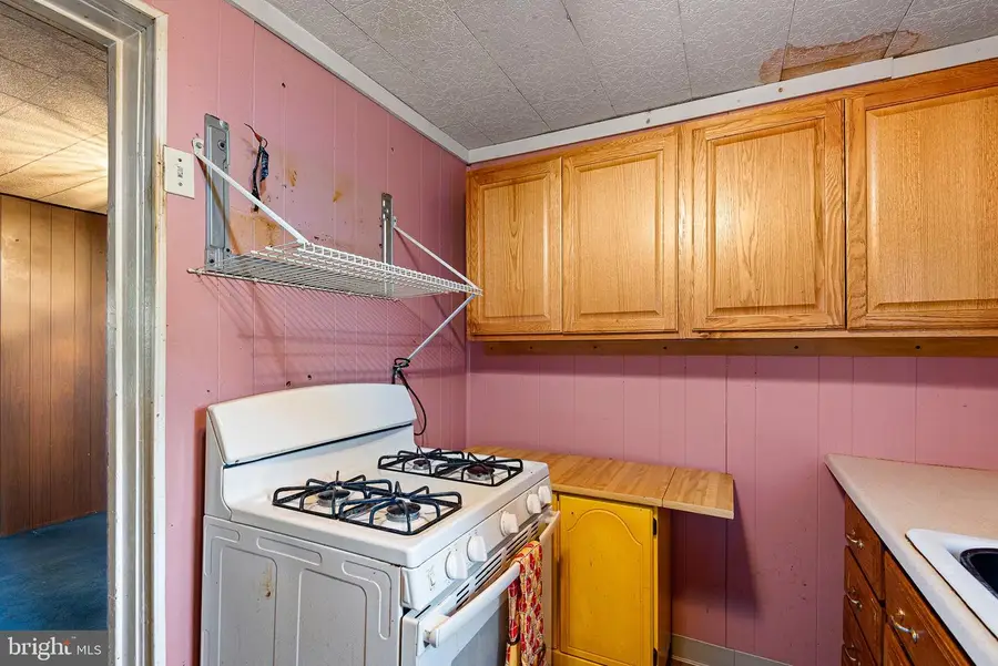 34 Bay St, Coatesville, PA 19320 - #2