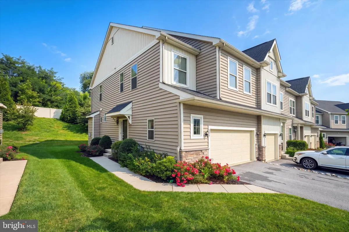 275 Kestrel Ct, Kennett Square, PA 19348 - #1