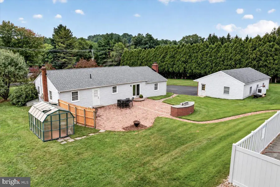 805 Ellis Woods Rd, Pottstown, PA 19465 - #3