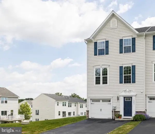 1251 Goldenrod Dr, DOWNINGTOWN, PA 19335