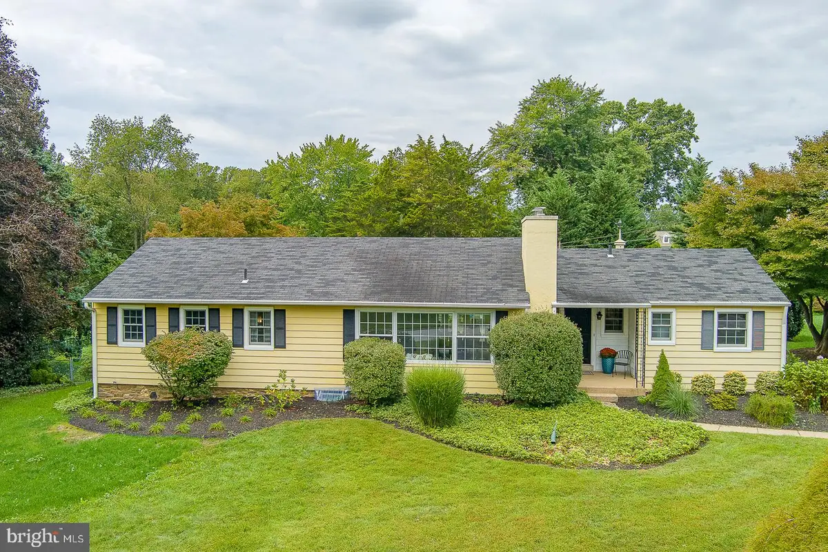 415 School Ln, Wayne, PA 19087 - #1