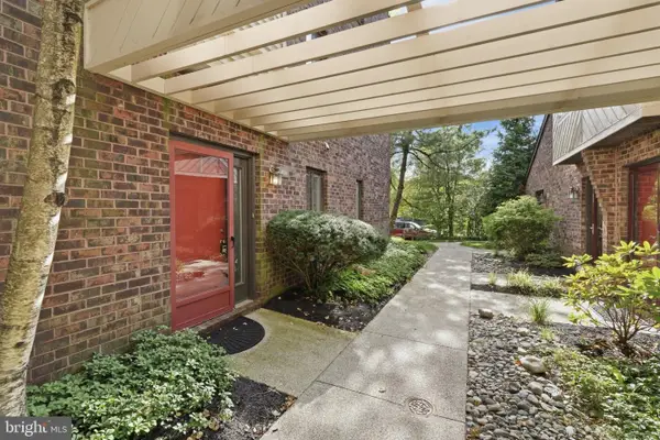404 Mountainview Dr #404, CHESTERBROOK, PA 19087