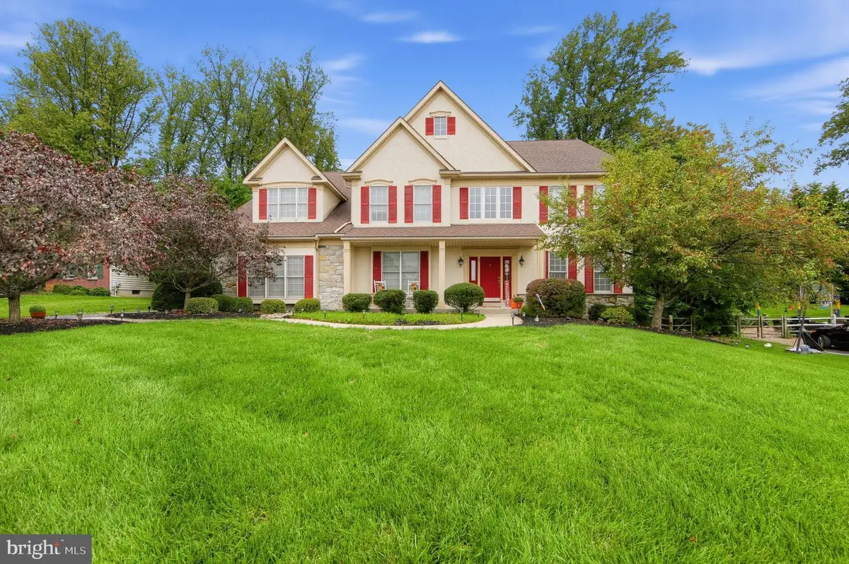 2 Roosevelt Cir, Downingtown, PA 19335 - #1