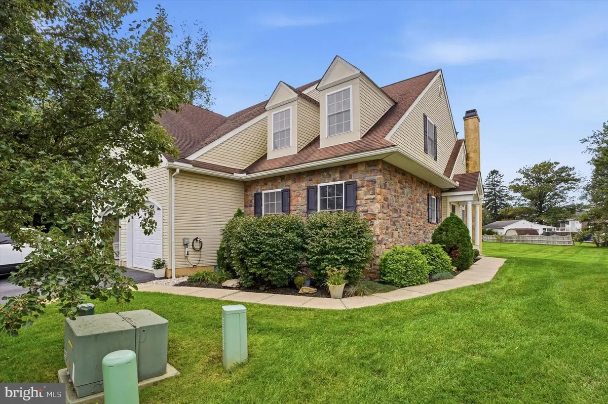 99 Waynebrook Dr, Honey Brook, PA 19344 - #1