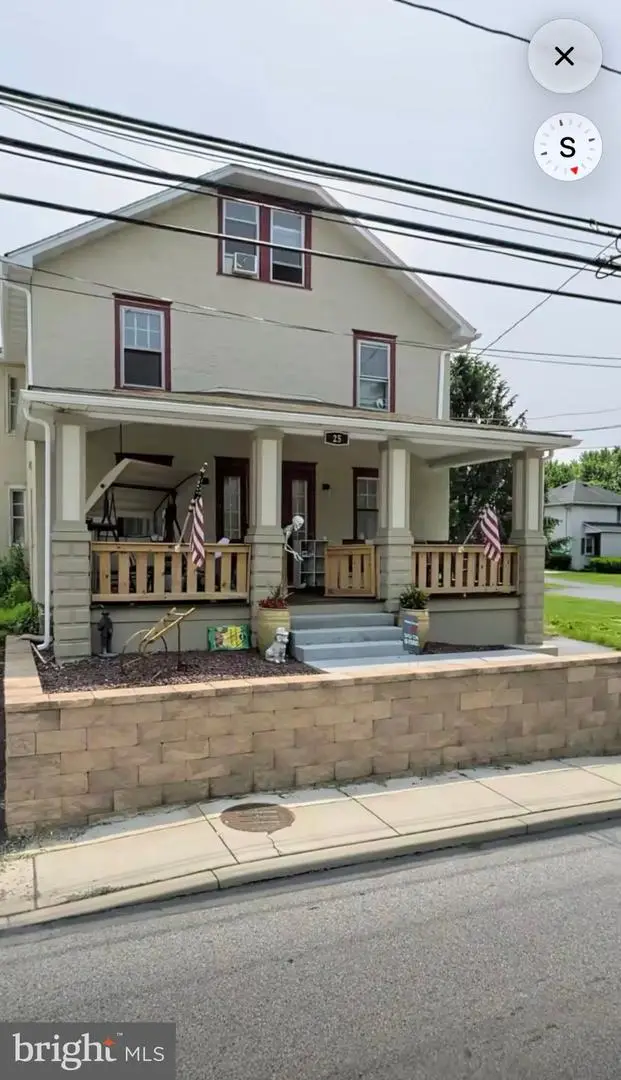 25 W Main St, Elverson, PA 19520 - #1