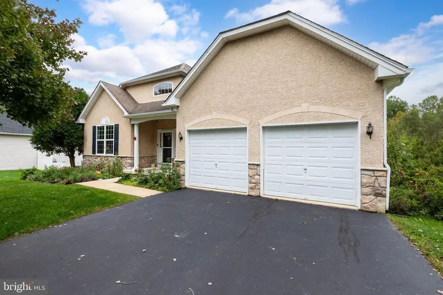 421 Westview Dr, Avondale, PA 19311 - #3