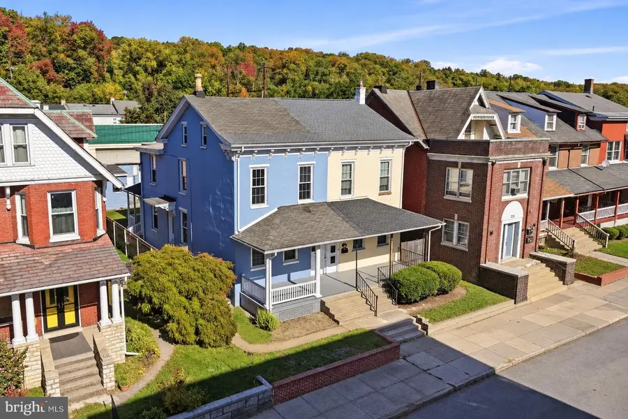 227 E Chestnut St, Coatesville, PA 19320 - #2