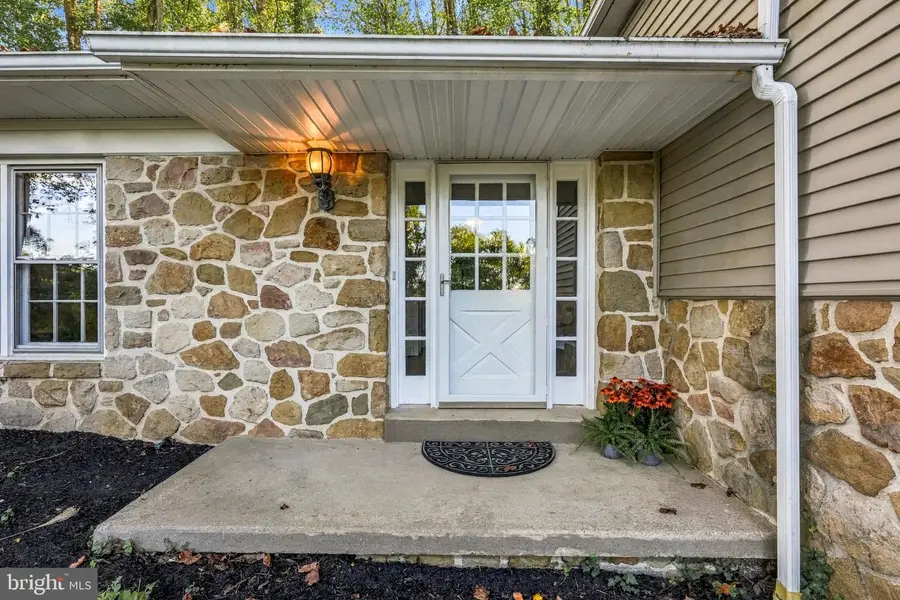 604 Hickory Ln, Berwyn, PA 19312 - #3