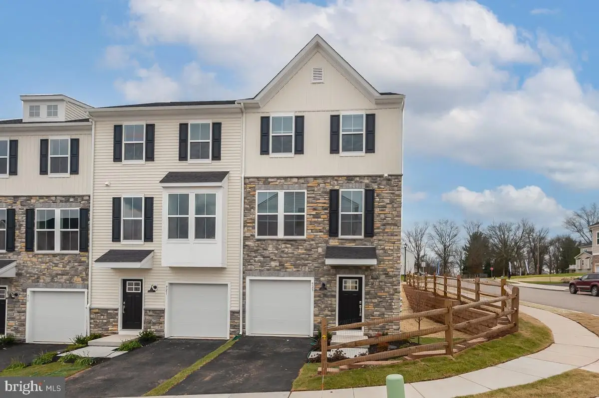 923 Magnolia Ln, Spring City, PA 19475 - #1