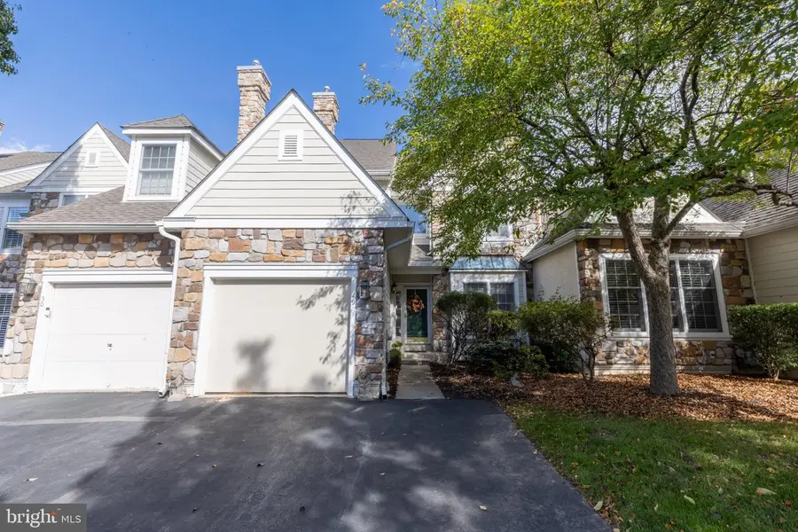 49 Longview Cir, Berwyn, PA 19312 - #2