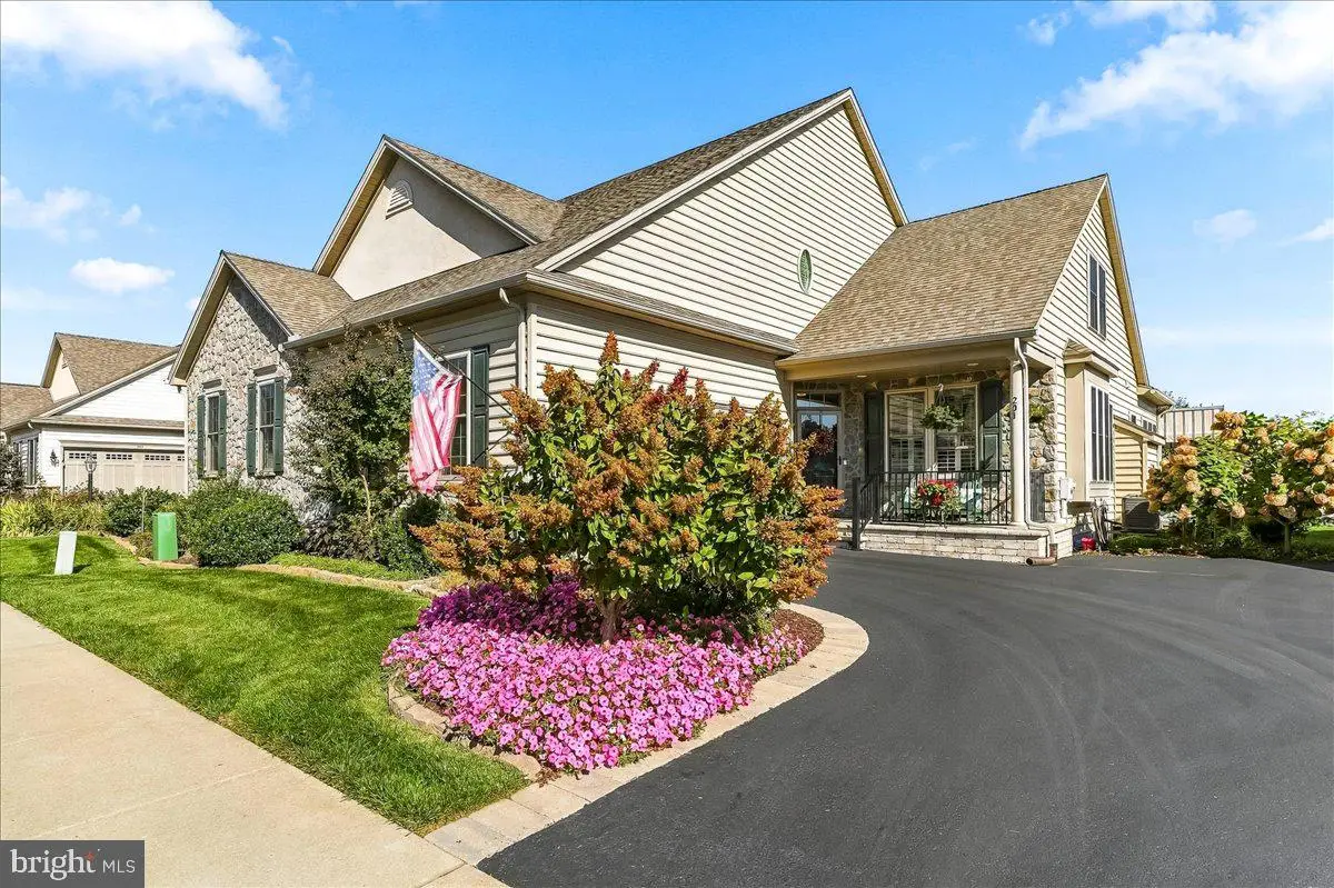 201 Honeycroft Blvd, Cochranville, PA 19330 - #1