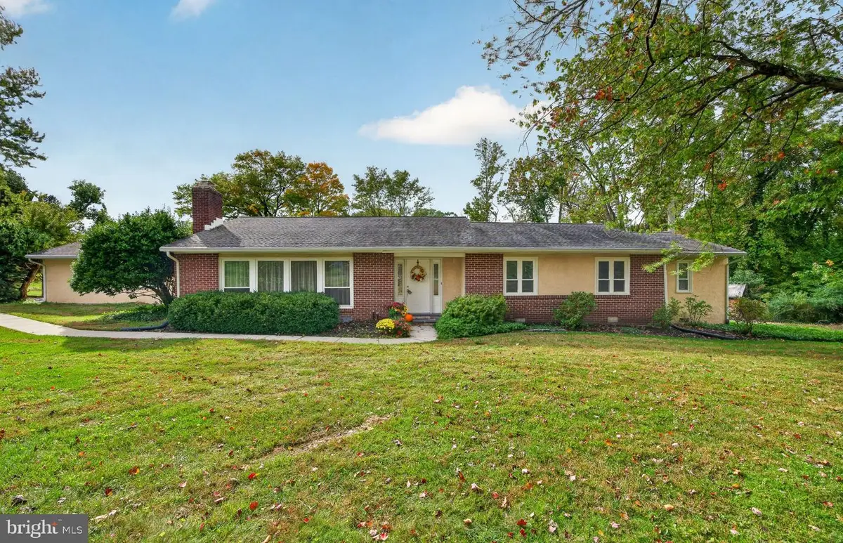 303 Taylor Ln, Kennett Square, PA 19348 - #1
