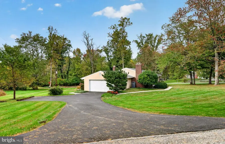 303 Taylor Ln, Kennett Square, PA 19348 - #3