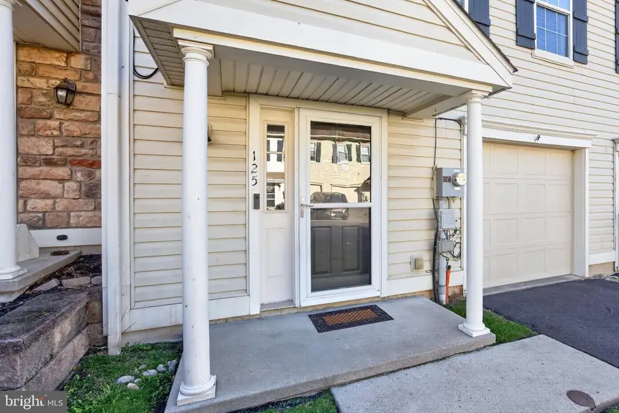 125 Red Oak Ct Ct, Honey Brook, PA 19344 - #2