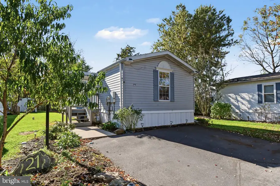 21 Rosewood Ln, Phoenixville, PA 19460 - #2