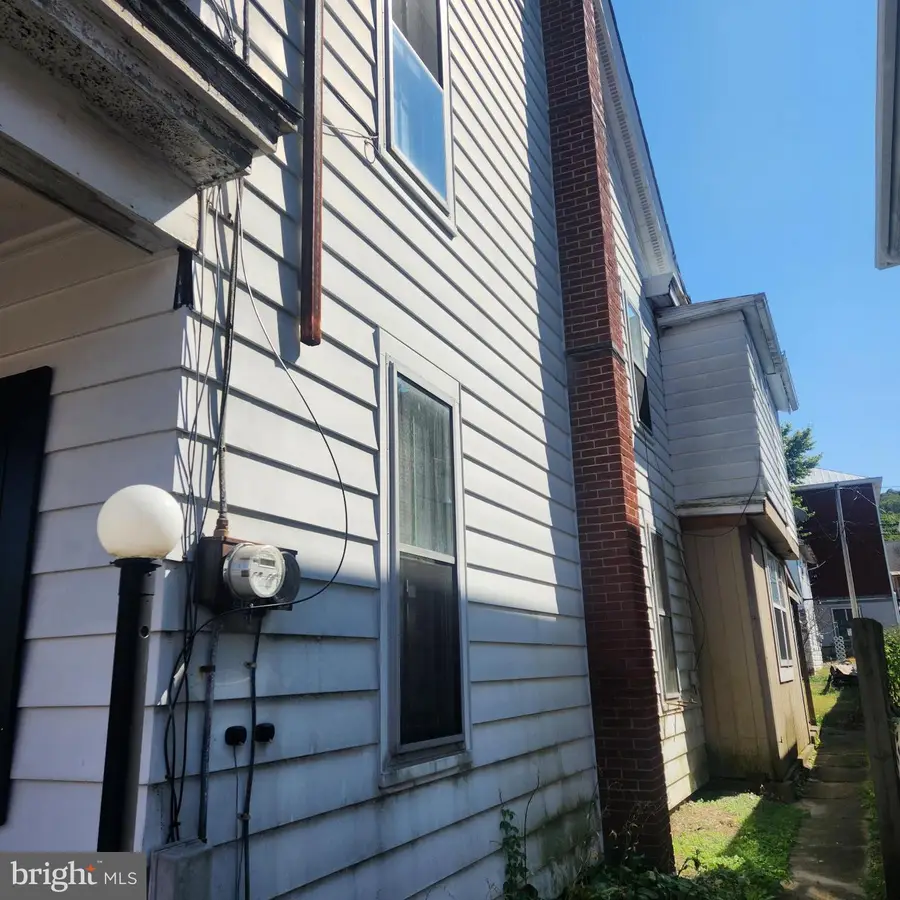 526 N 2nd St, Lykens, PA 17048 - Image #3