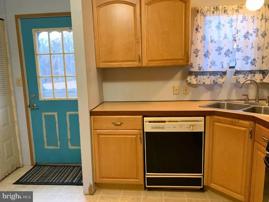 8 Midland Dr, Millersburg, PA 17061 - Image #3