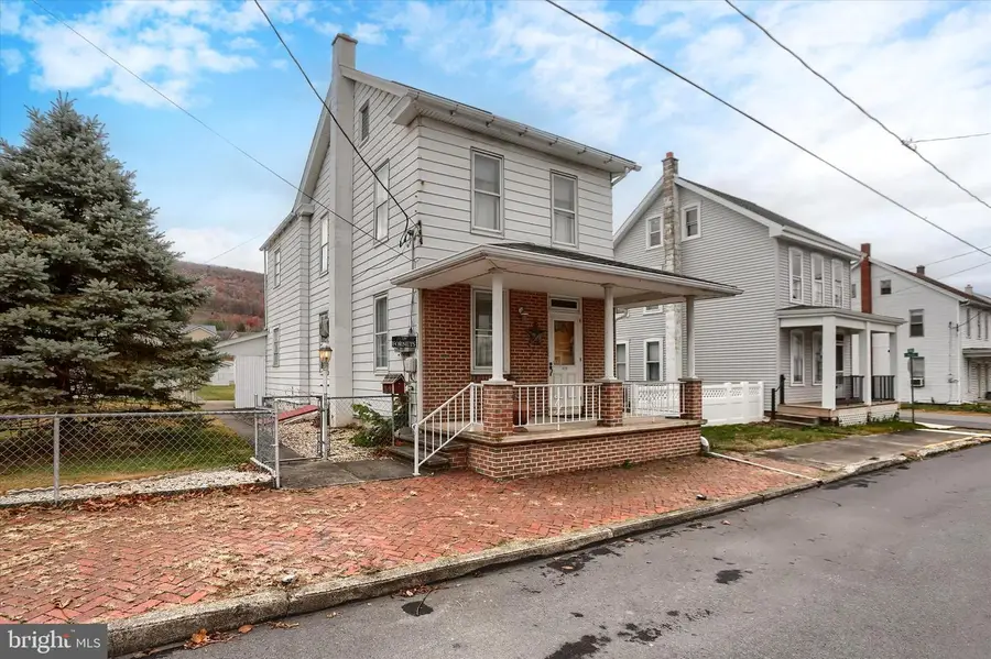 304 N 2nd St, Lykens, PA 17048 - Image #2