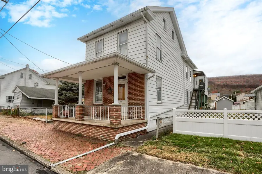 304 N 2nd St, Lykens, PA 17048 - Image #3